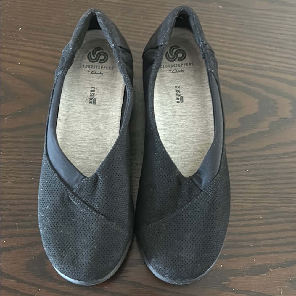 Women’s Clarks Cloudsteppers, Soft Cushion, Slip-On Shoes, Size 9.5, Black